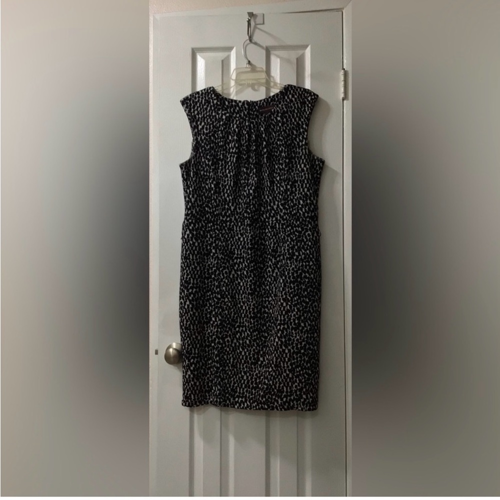 Dana Buchman Women’s Size 14 Black and White Sleeveless Midi Dress